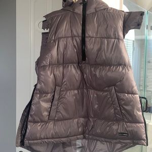DKNY Down hooded vest